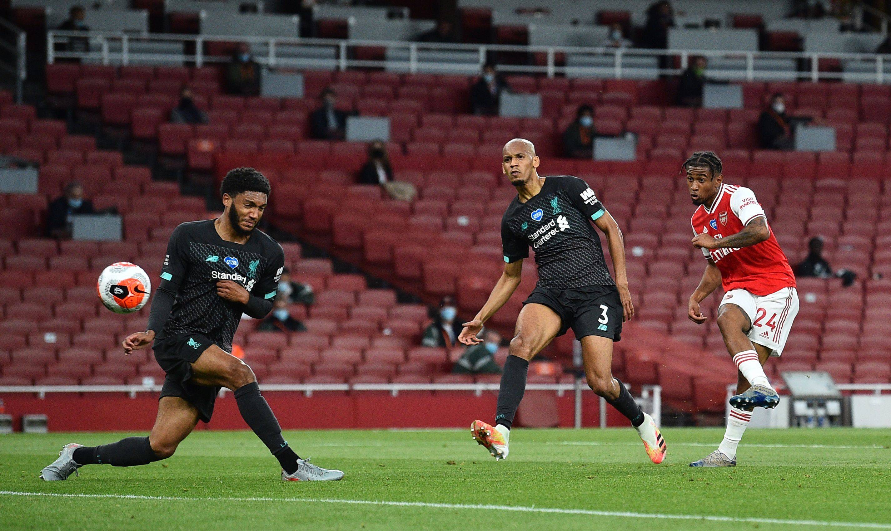 凳席瞬间沸 凳席瞬间沸